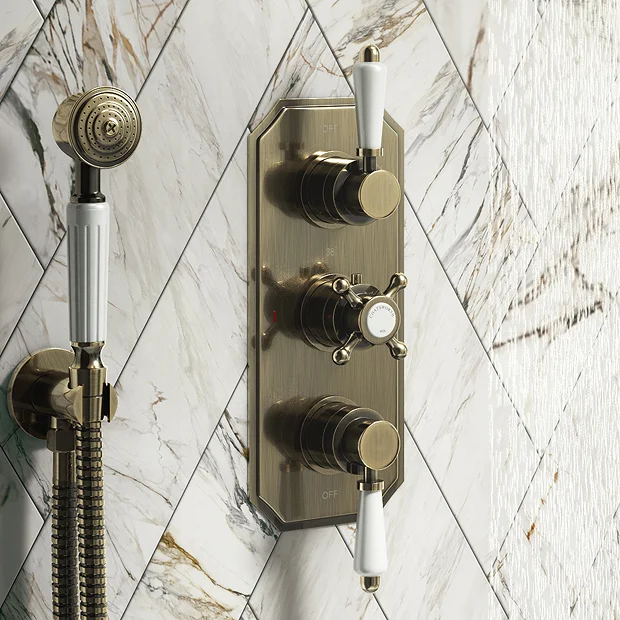 Chatsworth 1928 Antique Brass Traditional Shower With Concealed Valve, 8" Head + Handset 6 Chatsworth 1928 Antique Brass Traditional Shower With Concealed Valve, 8" Head + Handset - Image 4
