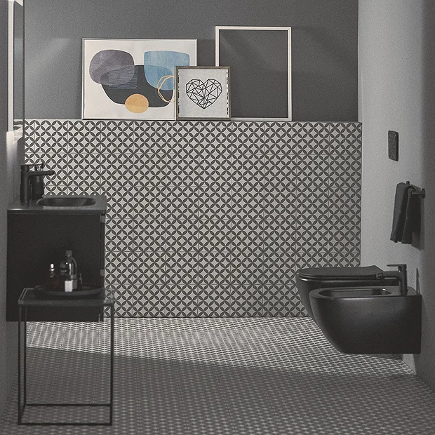 Ideal Standard Tesi Silk Black AquaBlade Wall Hung WC + Soft Close Seat 8 Ideal Standard Tesi Silk Black AquaBlade Wall Hung WC + Soft Close Seat - Image 6